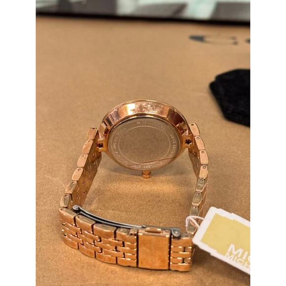 Michael Kors MK7168 Anabeth Quartz White Women's Watch - Picture 5 of 5